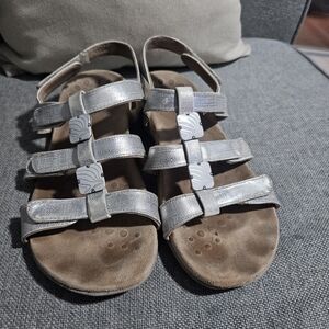 GUC Vionic womens Amber adjustable leather strap sandals 10 silver white
